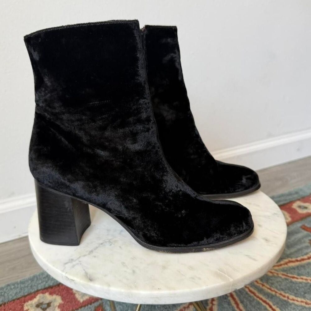 90s Nine West velvet ankle boots